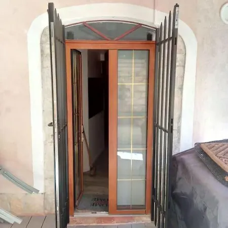 Historic Authentic Atmosphere - High-end Luxury Decor 아파트 *