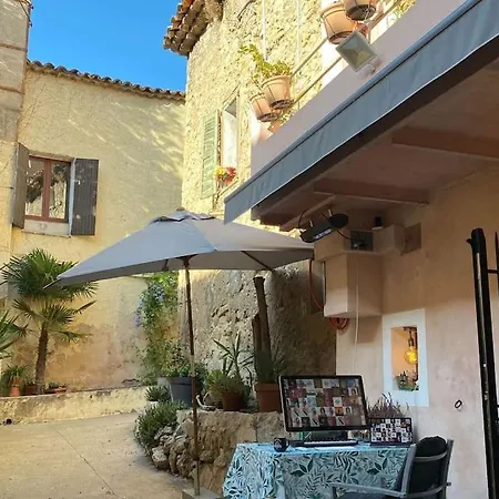 Historic Authentic Atmosphere - High-end Luxury Decor アパート ル·カネ